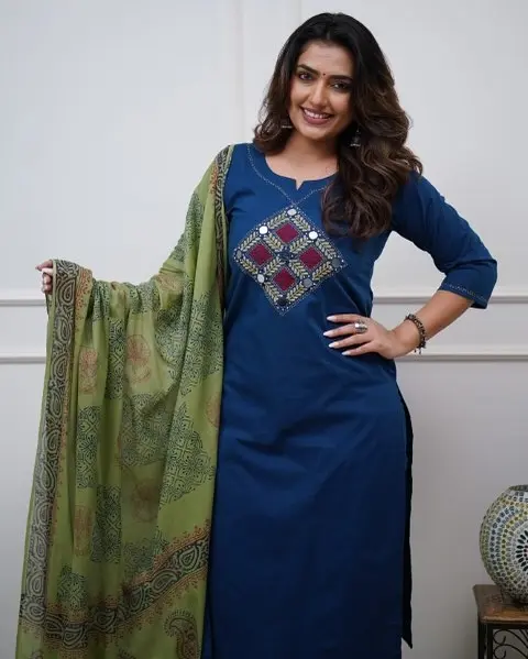 Blue-Embroidered-Cotton-Kurta-Pant-Set5.webp