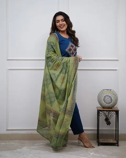 Blue-Embroidered-Cotton-Kurta-Pant-Set6.webp