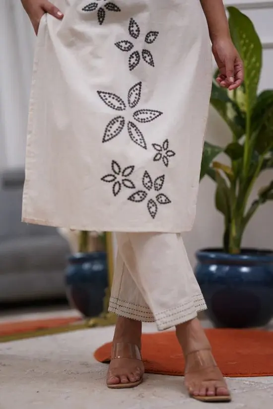 Cream-Embroidered-Floral-Kurta-Palazzo-Set1.webp