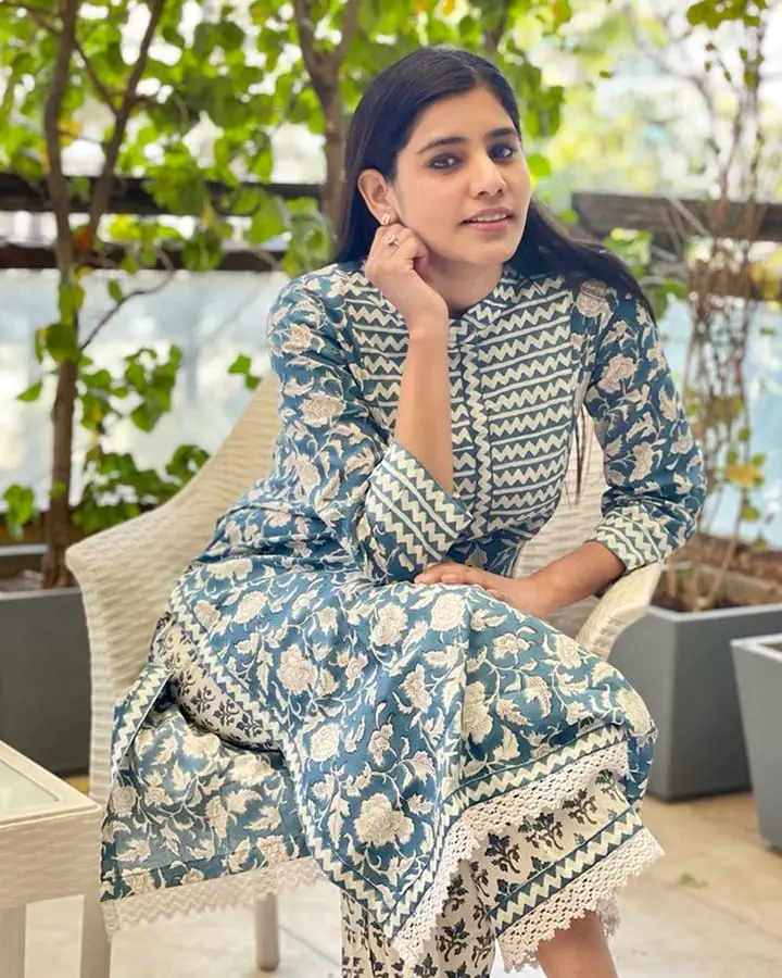 Indigo-Bloom-Cotton-Kurta-and-Palazzo-Set2.webp