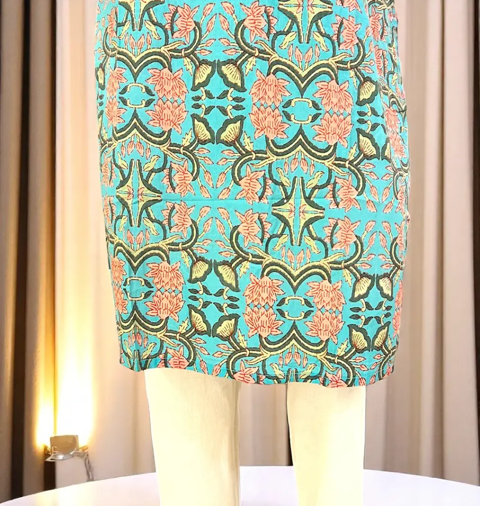Printed-Cotton-Kurti-with-V-Neck-Detailing05.webp