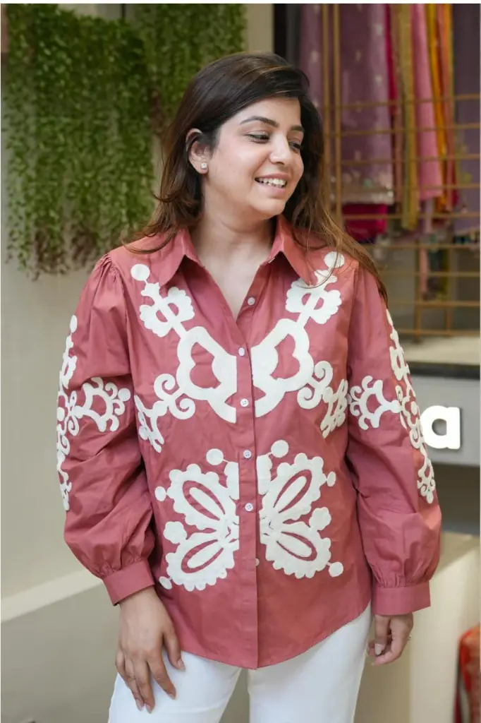Embroidered-Cotton-Shirt-Set-with-Poplin-Pants5.webp