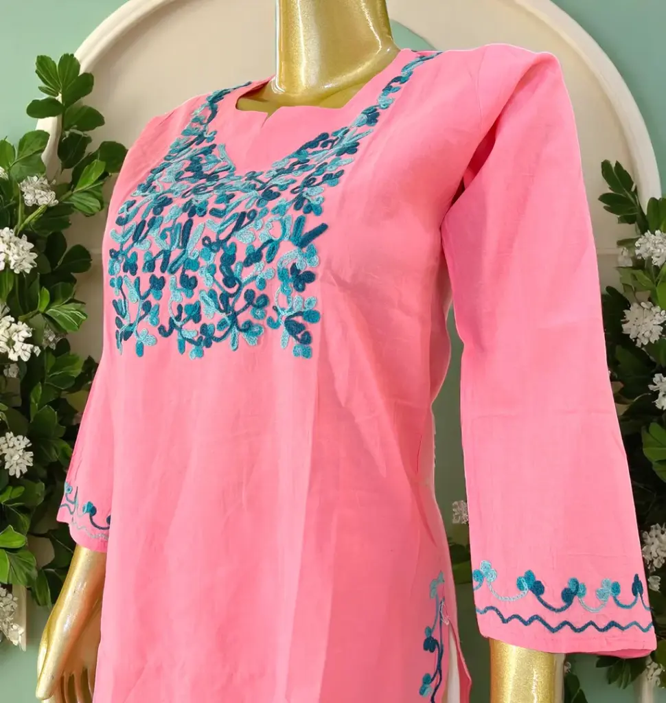 Pink-Short-Kurti-with-Kashmiri-Embroidery03.webp
