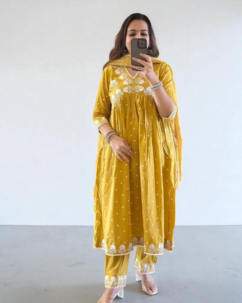 Green-and-yellow-Embroidered-Anarkali-Kurta-Set2.webp