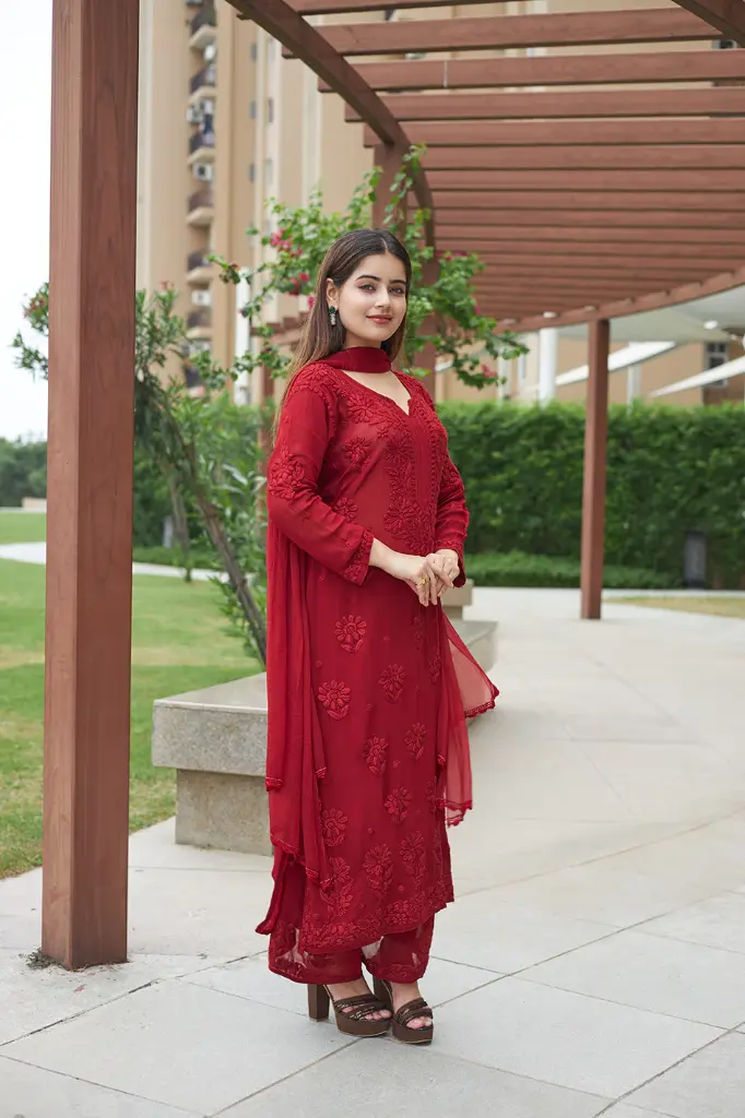 Designer-Georgette-Embroidered-Kurta-Set-with-Dupatta6.webp