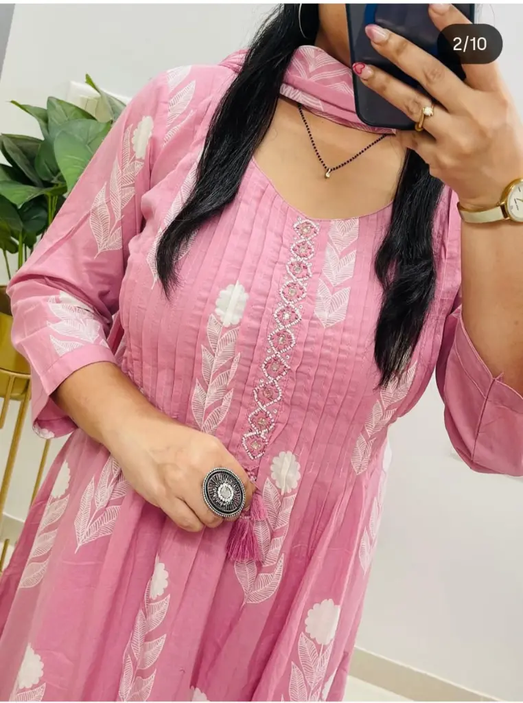 Hand-Embroidered-Anarkali-Kurta-Set-with-Malmal-Dupatta-Pink2.webp