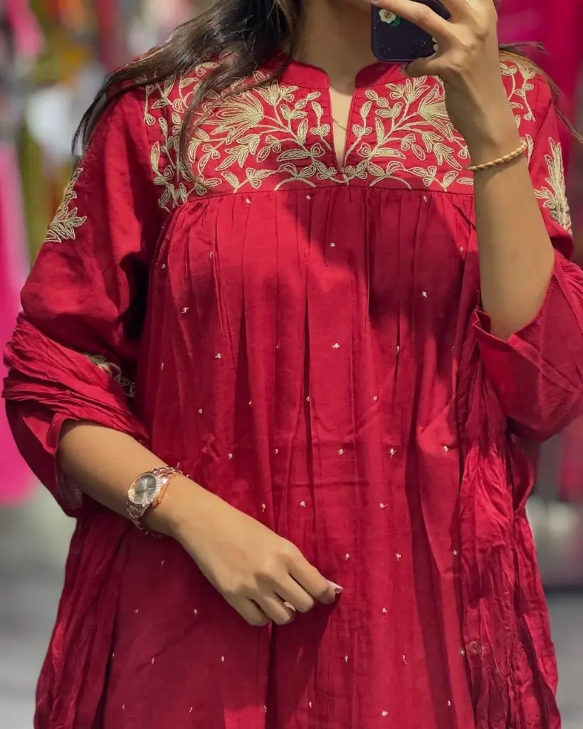 Elegant-Flared-Anarkali-Kurta-Set-with-Dupatta-Majenta2.webp