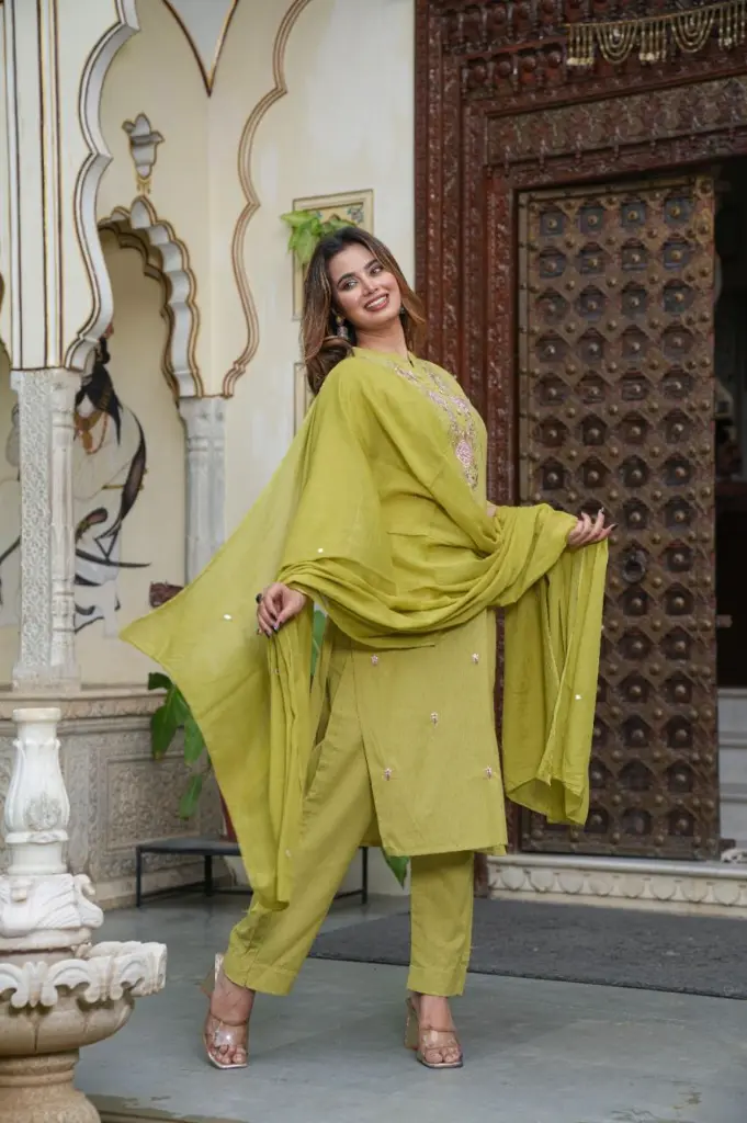 Embroidered-Khadi-Cotton-Kurta-Set-Neon8.webp