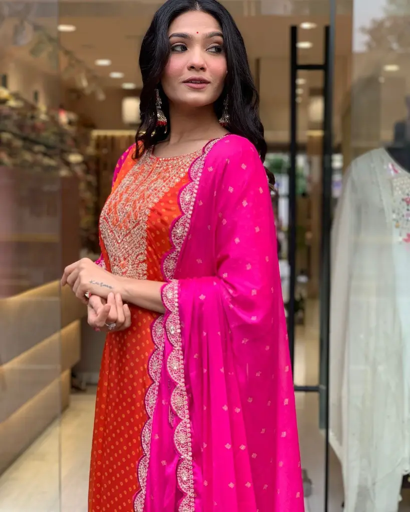 Sunset-Hues-Bandhani-Print-Kurta-Set4.webp