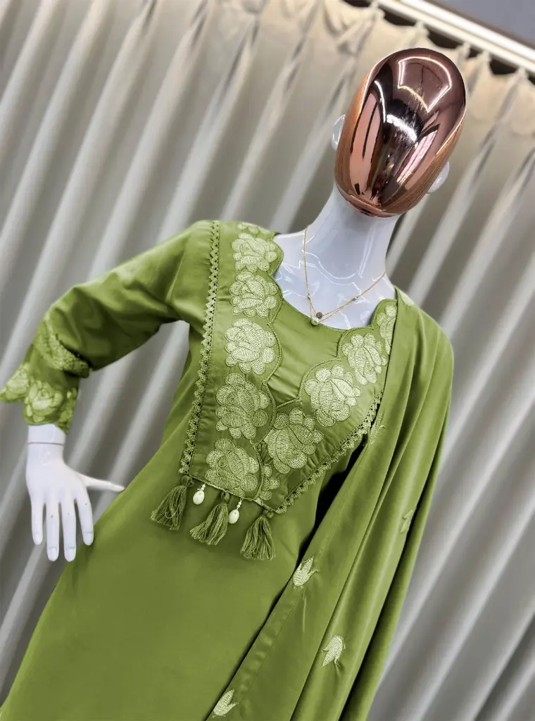 Brown&Green-Embroidered-Rayon-Slub-Cotton-Kurta-Set-Green5.webp