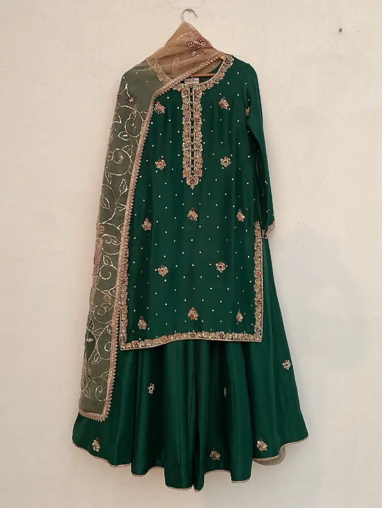 Emerald-Green-Floral-Embroidered-Chinon-Palazzo-Suit2.webp