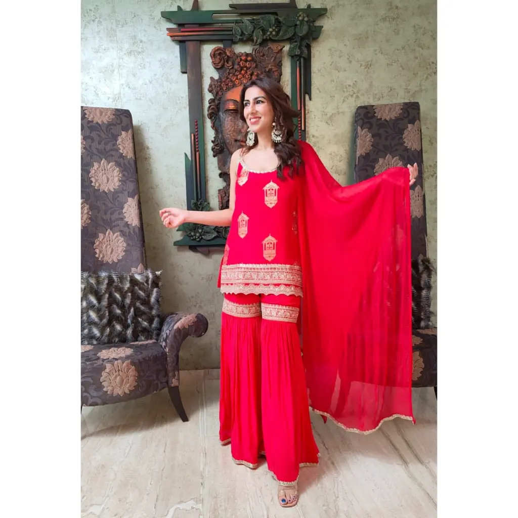 Red-Threadwork-Georgette-Sharara-Set2.webp