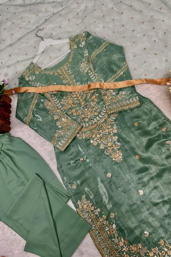 Pakistani-Designer-Jimmy-Choo-Silk-Sequin-Embroidered-Top-Pant-Net-Dupatta-Set2.webp