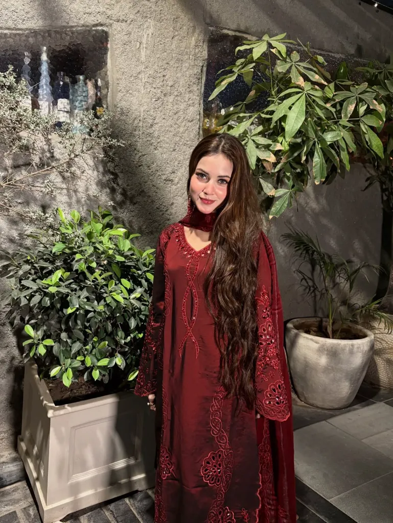 Pakistani-Style-Glass-Roman-Sequin-Embroidered-Cutwork-Top,-Palazzo-Jimmy-Choo-Dupatta-Set2.webp