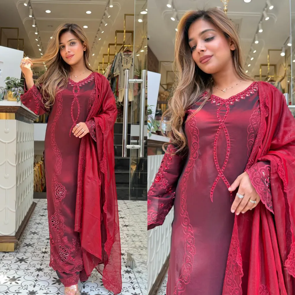 Pakistani-Style-Glass-Roman-Sequin-Embroidered-Cutwork-Top,-Palazzo-Jimmy-Choo-Dupatta-Set5.webp
