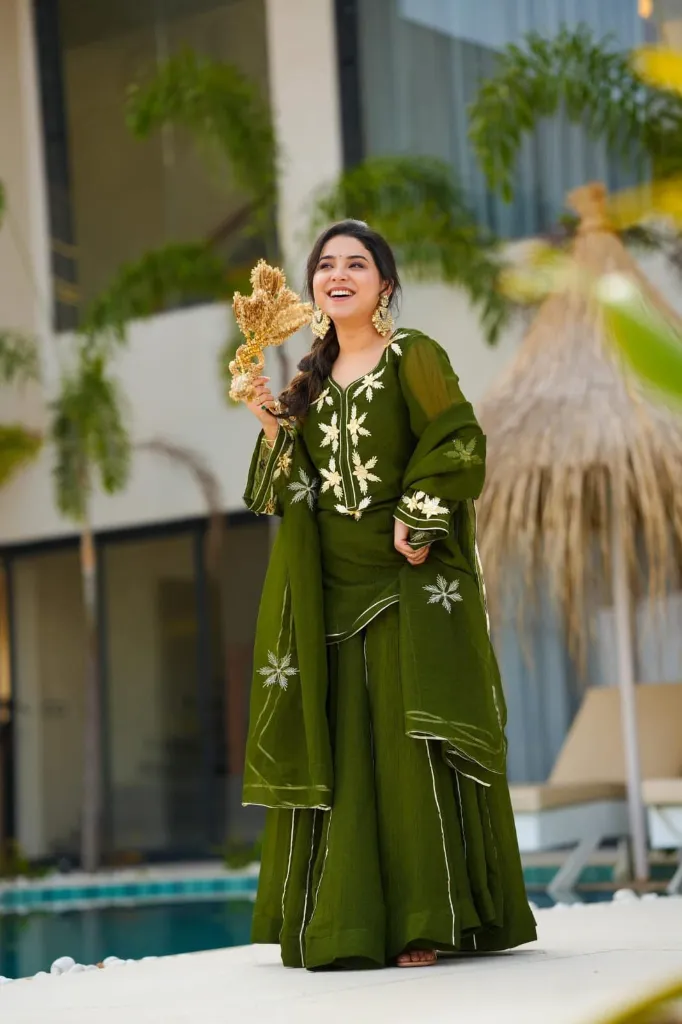 Premium-Chiffon-Hand-Charkhi-Gota-Work-Short-Kurta-Sharara-Palazzo-Dupatta-Set-Green3.webp