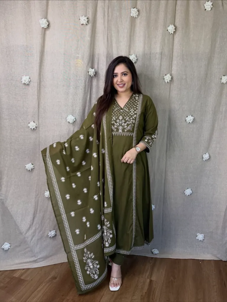 Pure-Cotton-Voluminous-A-Line-Embroidered-Kurta-Palazzo-Malmal-Dupatta-Set-Green3.webp