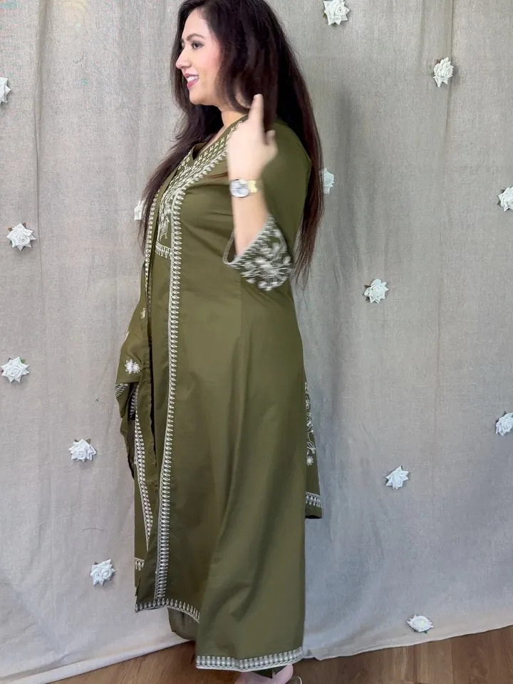 Pure-Cotton-Voluminous-A-Line-Embroidered-Kurta-Palazzo-Malmal-Dupatta-Set-Green4.webp