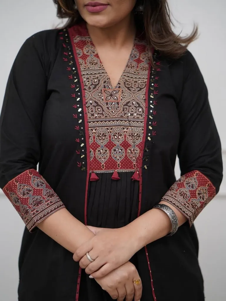Pure-Cotton-60-60-A-Line-Machine-Printed-Kurta-Pant-Set-with-Adda-Work-Dual-Pockets-Black2.webp