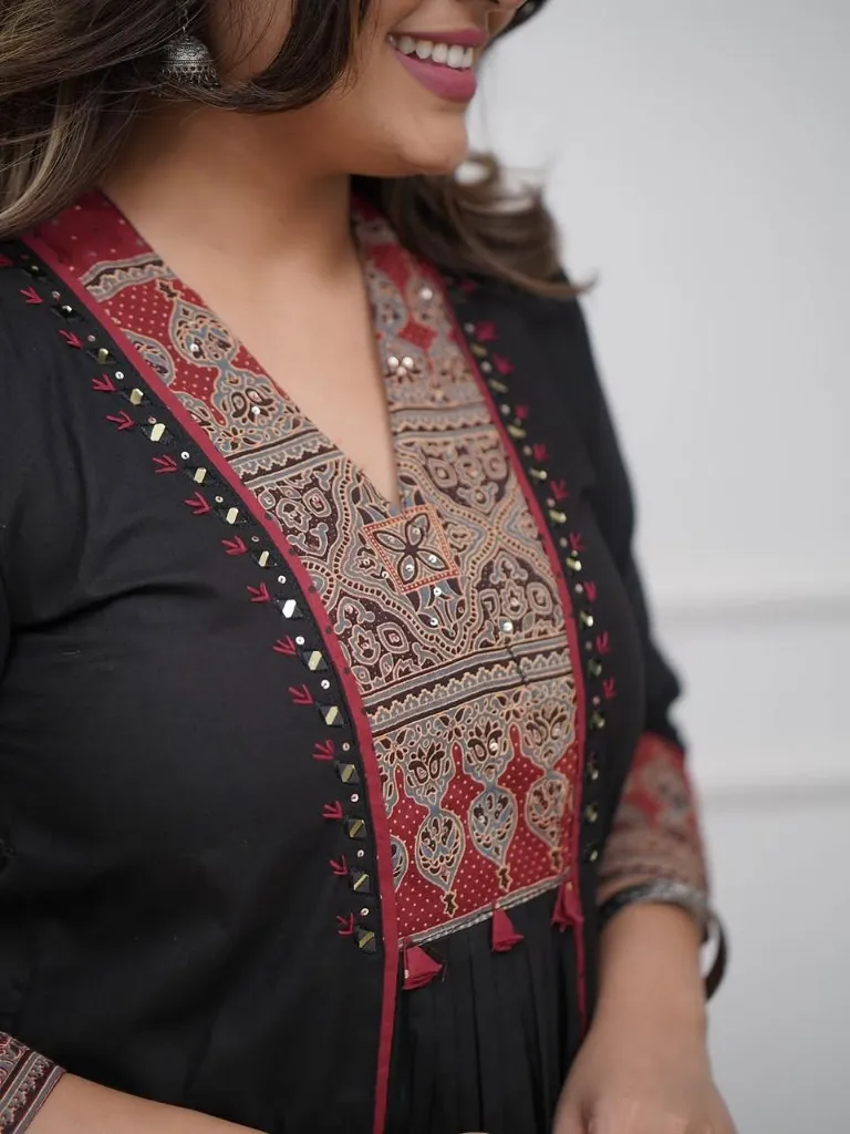 Pure-Cotton-60-60-A-Line-Machine-Printed-Kurta-Pant-Set-with-Adda-Work-Dual-Pockets-Black3.webp