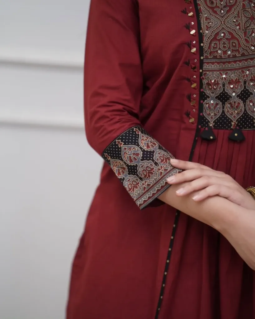 Pure-Cotton-60-60-A-Line-Machine-Printed-Kurta-Pant-Set-with-Adda-Work-Dual-Pockets-Maroon4.webp