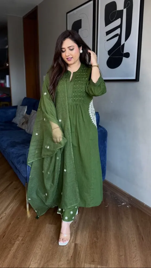 Pure-Cotton-60-60-Handwork-Neck-Suit-Set-with-Matching-Pants-Dupatta-Shimmering-Bracelet-Gift1.webp