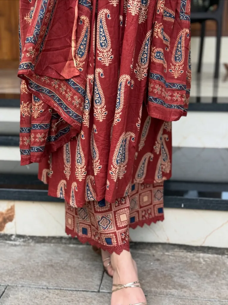 Jaipur-Pure-Cotton-60x60-Bagru-Print-A-Line-Kurta-Palazzo-Set-with-Original-Mirror-Work-Free-Modern-Gen-Z-Bracelet-Gift-maroon4.webp