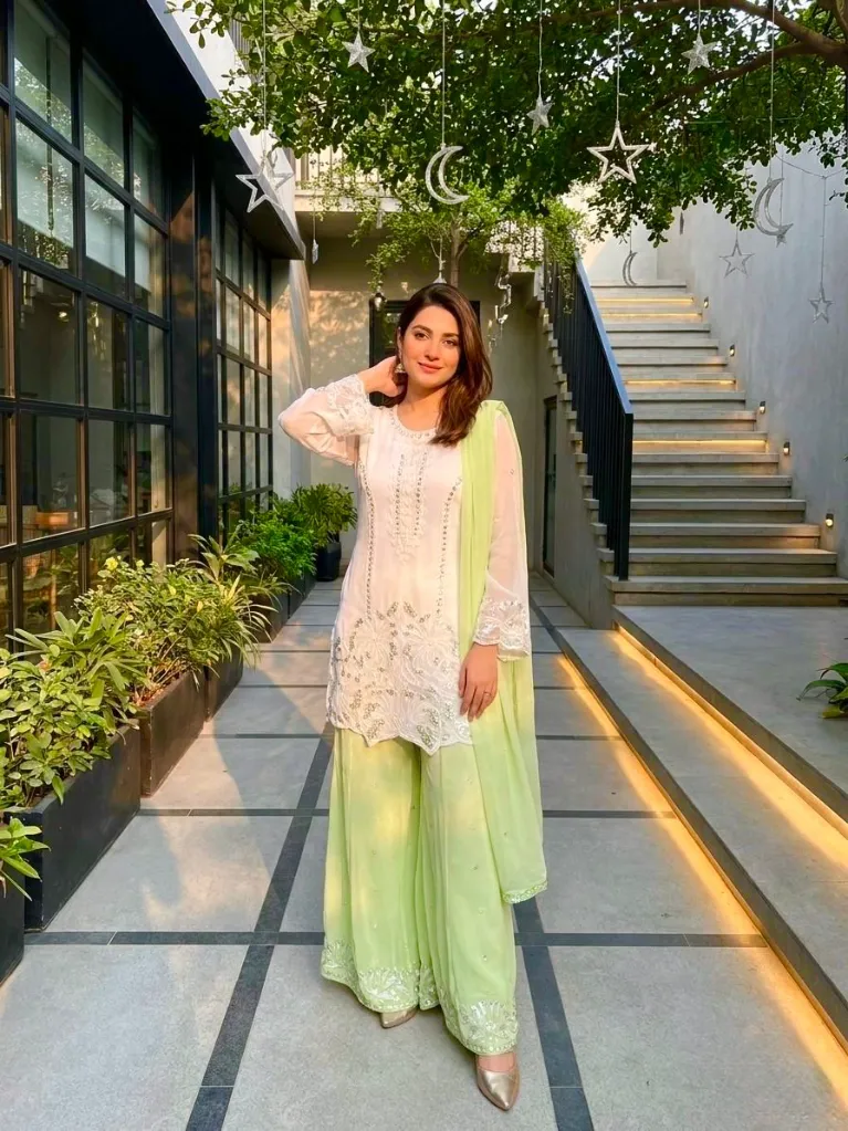 Heavy-Faux-Georgette-3-Piece-Suit-Set-with-Both-Side-Sequence-Embroidery-Pearl-Moti-Hand-Work-green3.webp