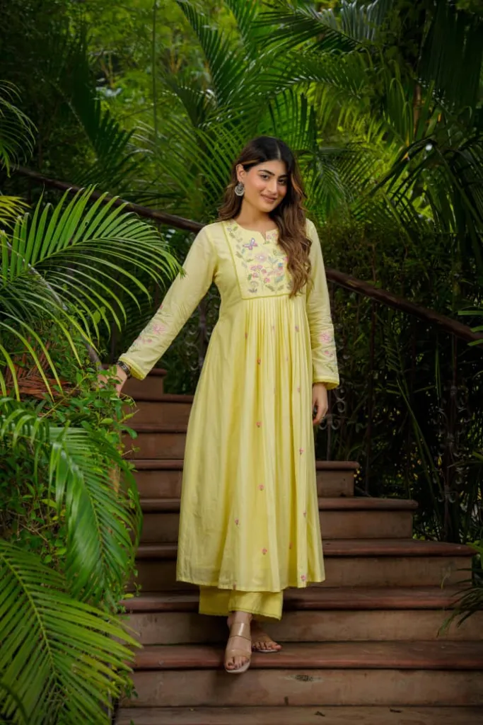 Festival-Special-Chanderi-Silk-Gorgeous-Embroidered-Kurti-Matching-Pants-and-Chanderi-Dupatta-Set-Yellow3.webp