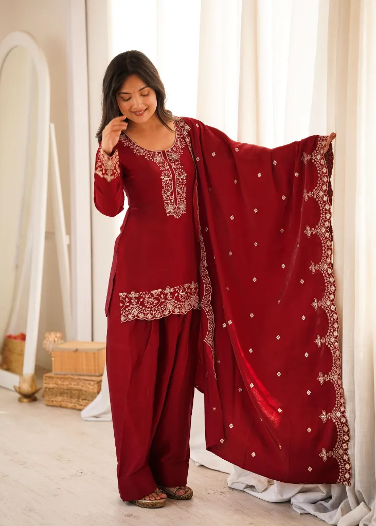 Glass-Roman-Silk-Embroidered-Top-with-Coordinating-Dupatta-and-Farshi-Shalwar-Set2.webp