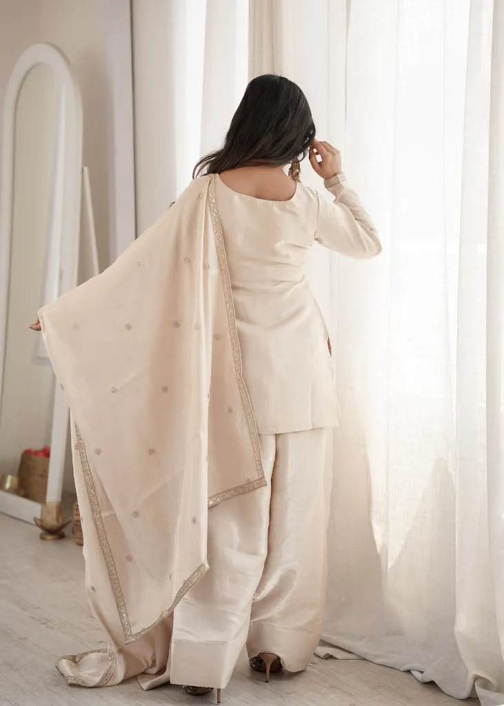 Glass Roman Silk Embroidered Top with Coordinating Dupatta and Farshi Shalwar Set3.webp