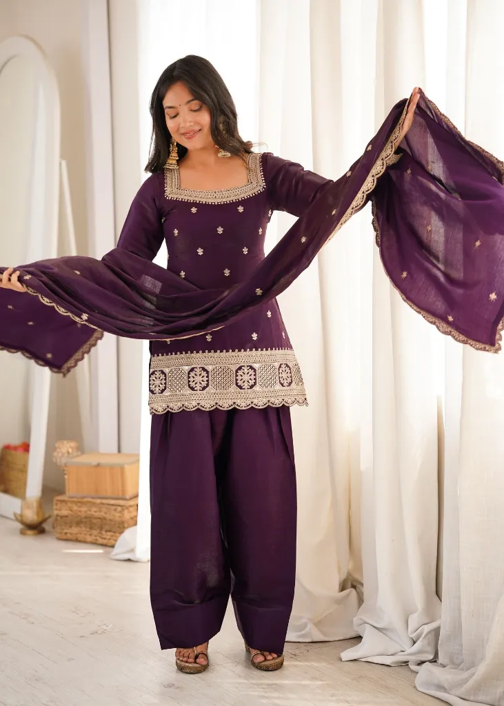 Glass-Roman-Silk-Embroidered-Top-with-Coordinating-Dupatta-and-Farshi-Shalwar-Set2.webp