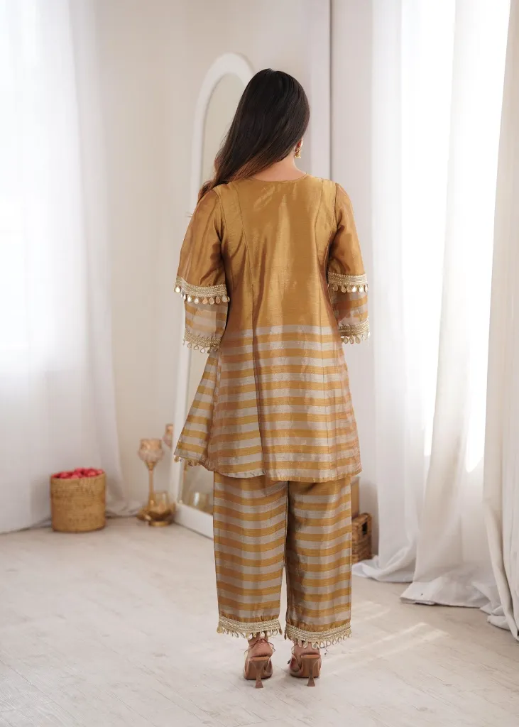 Premium-Two-Tone-Line-Tissue-Embroidered-V-Neck-Kurti,-Mirror-Lace-Pants,-and-Matching-Batwa-3-Piece-Set4.webp