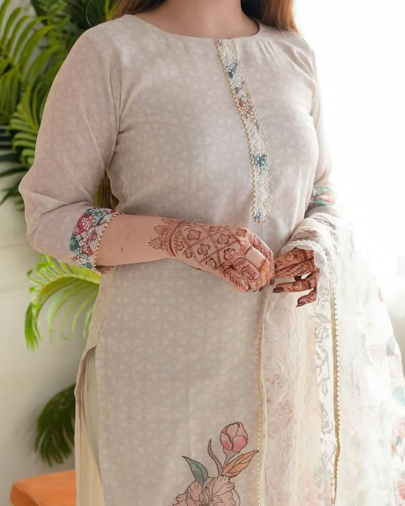 Premium-Linen-Printed-Kurti,-Tailored-Bottom-Trousers,-and-Coordinated-Dupatta-3-Piece-Luxury-Festive-Set-with-Intricate-Full-Work-Detailing5.webp