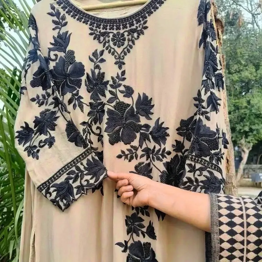 Faux-Georgette-Sequence-&-Thread-Embroidered-Tunic-&-Palazzo-Set-with-Cutwork-Border2.webp