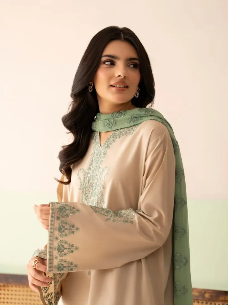 Heavy-Pure-Roman-Silk-3mm-Sequins-Embroidered-Tunic-&-Palazzo-Set-with-Georgette-Dupatta1.webp