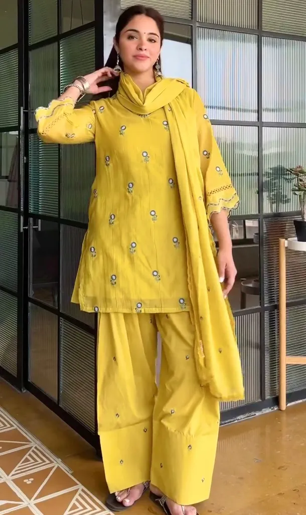 Pure-Satin-Mul-Chanderi-Embroidered-Tunic-&-Roman-Silk-Farshi-Palazzo-Set-with-GPU-Lace-Dupatta1.webp