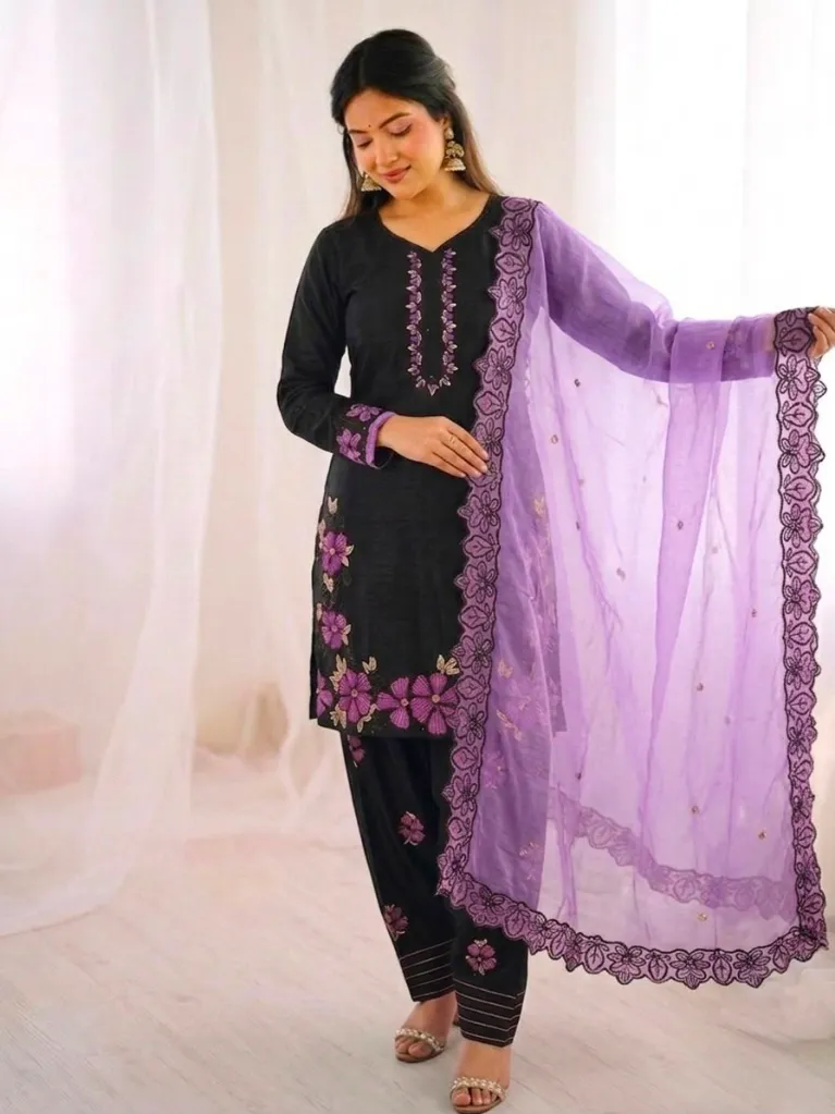 Roman-Glass-Silk-Heavy-Embroidered-Moti-Work-Tunic-&-Farshi-Pant-Set-with-GMY-Silk-Dupatta-Purple2.webp