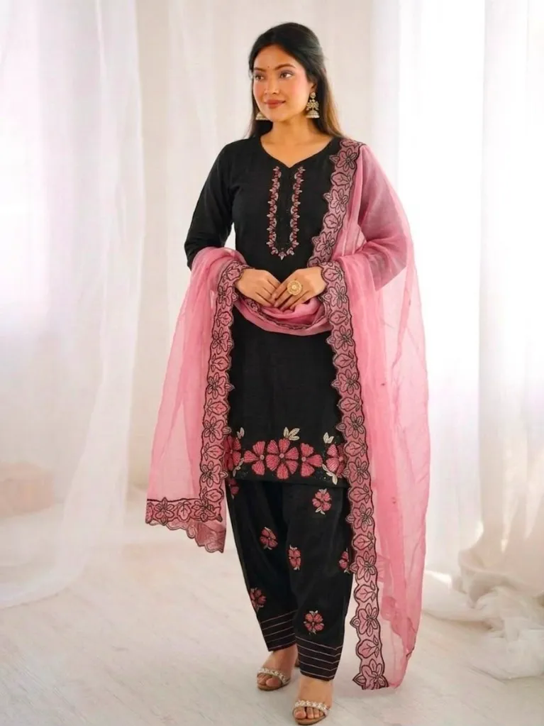 Roman-Glass-Silk-Heavy-Embroidered-Moti-Work-Tunic-&-Farshi-Pant-Set-with-GMY-Silk-Dupatta-Pink3.webp