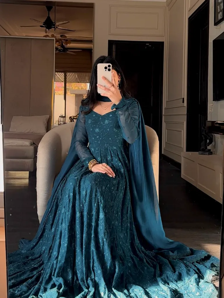 Heavy-Star-Georgette-Silk-Embroidered-Gown-with-Lace-Border-Dupatta-2-Piece-Set-Blue3.webp