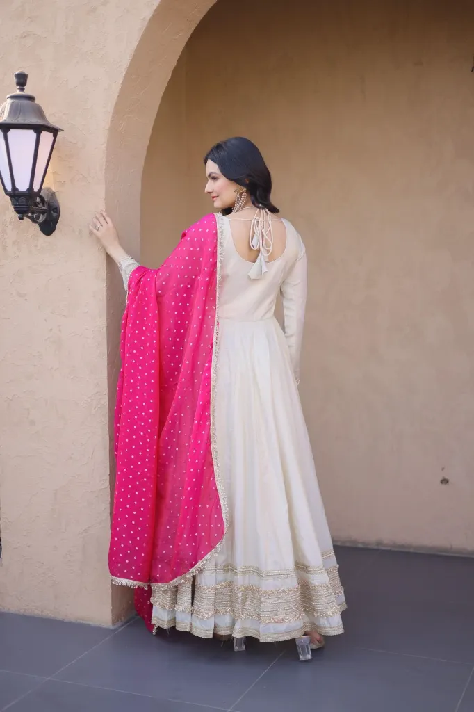 Cosmos-Silk-Real-Mirror-&-Zari-Embroidered-Anarkali-Set-Pink5.webp