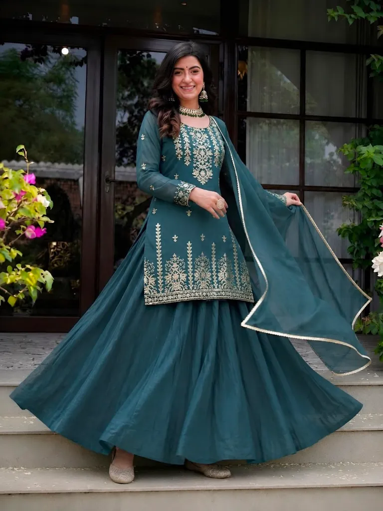 Designer-Roman-Cotton-Top-with-4-Meter-Flared-Lehenga-and-Chanderi-Dupatta4.webp