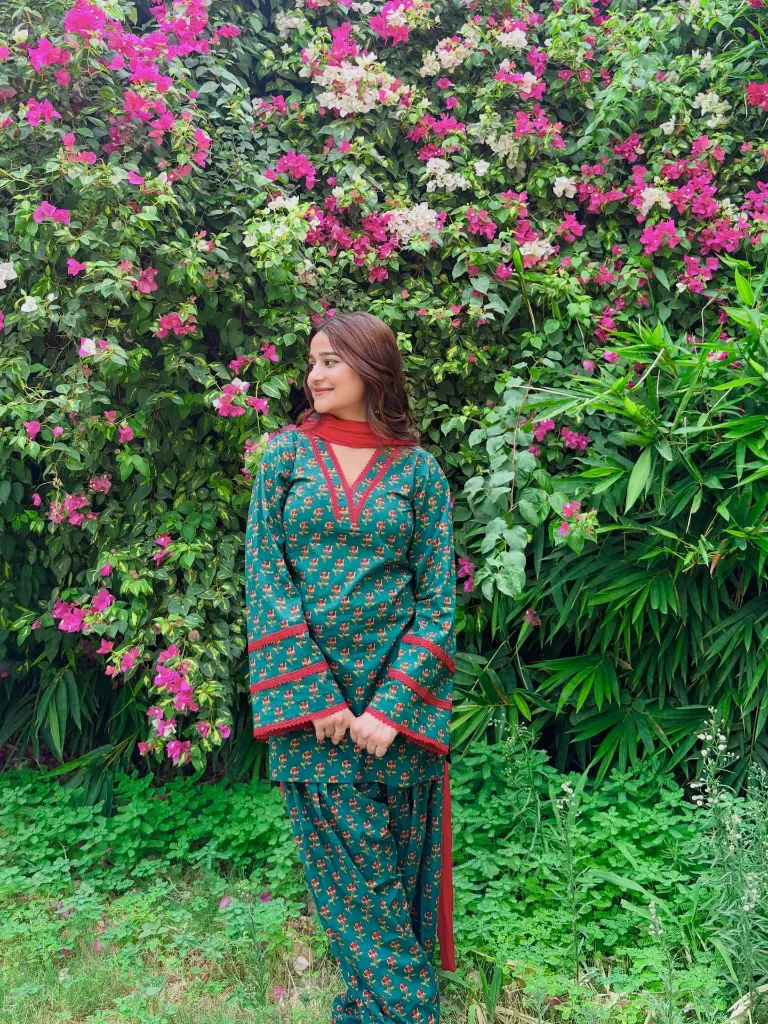 Heavy-Pure-Natural-Crepe-Top-with-Farshi-Pant-and-Dupatta-Set6.webp