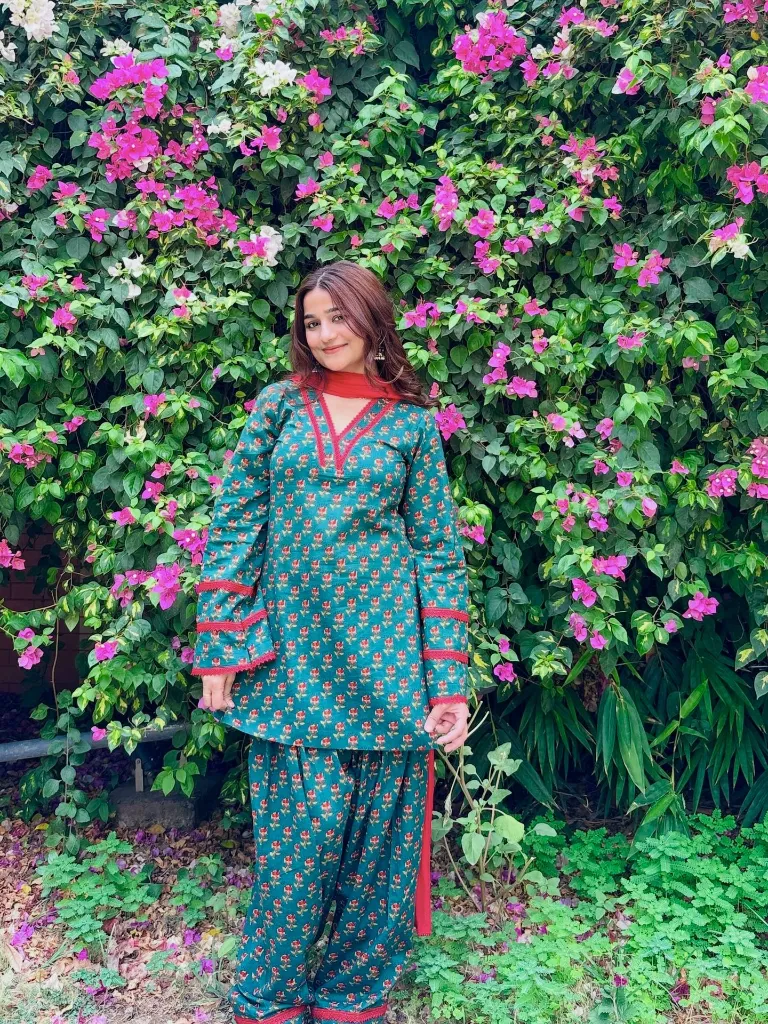 Heavy-Pure-Natural-Crepe-Top-with-Farshi-Pant-and-Dupatta-Set4.webp