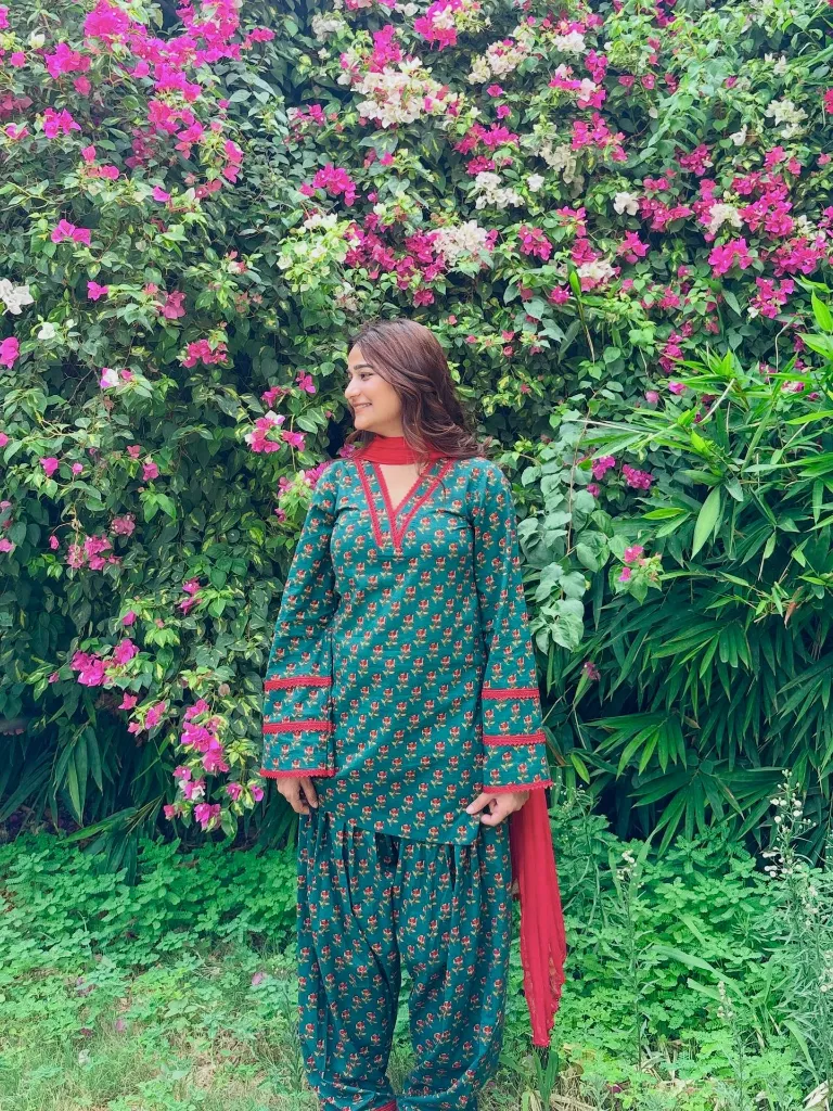 Heavy-Pure-Natural-Crepe-Top-with-Farshi-Pant-and-Dupatta-Set2.webp