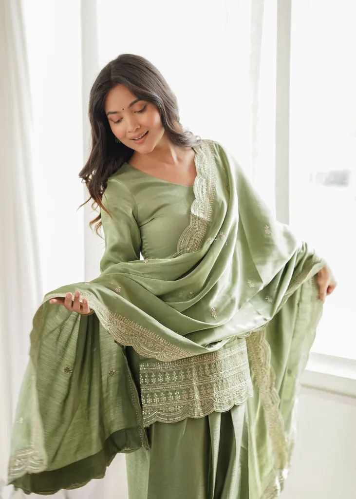 Glass-Roman-Silk-Embroidered-Kurta-with-Farshi-Shalwar-and-Dupatta-Set1.webp