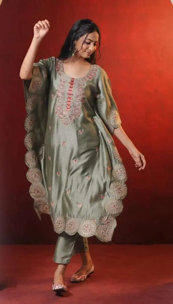 Serene-Silk-Kaftan-Pant-Set1.webp