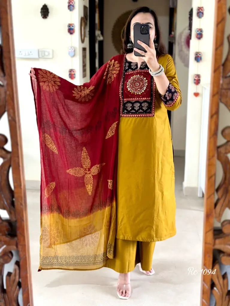 Mustrard-Festive-Embroidered-Yoke-Cotton-Suit-Set2.webp