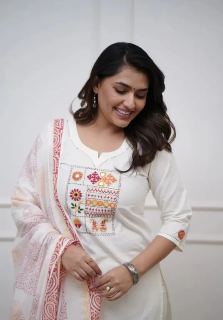 Comfortable-Cotton-Kurta-Set-with-Neck-Embroidery5.webp