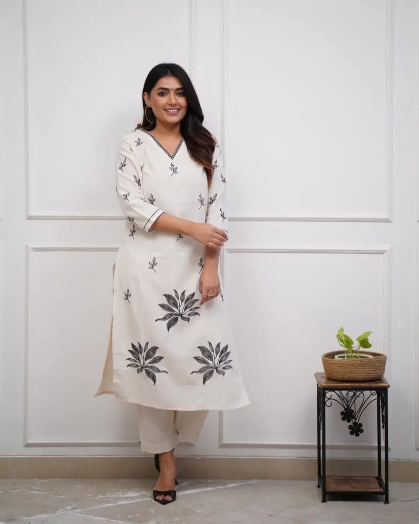 White-Cotton-Kurta-Palazzo-Set-with-Lotus-Embroidery3.webp